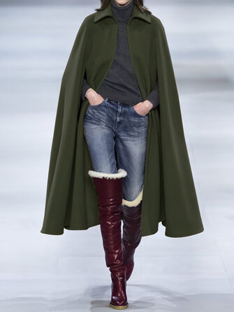 المرأة بدوره أسفل الياقة الشتاء عباءة بالأزرار عارضة معاطف